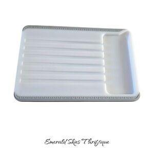 Pampered chef cutting board with well. Euc. Free shipping